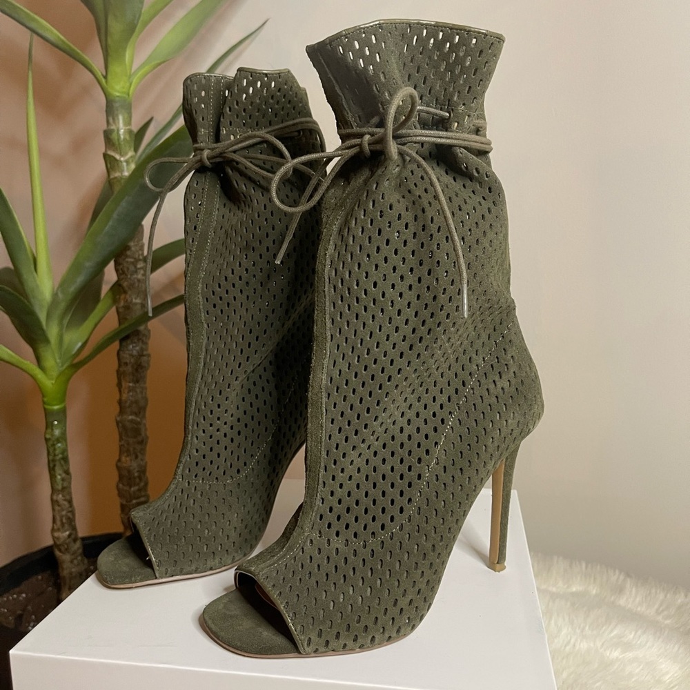 Steve Madden Olive Green Forsaken Booties, Size 7, Barely Worn!!!